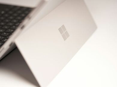 white-laptop-computer-on-white-table